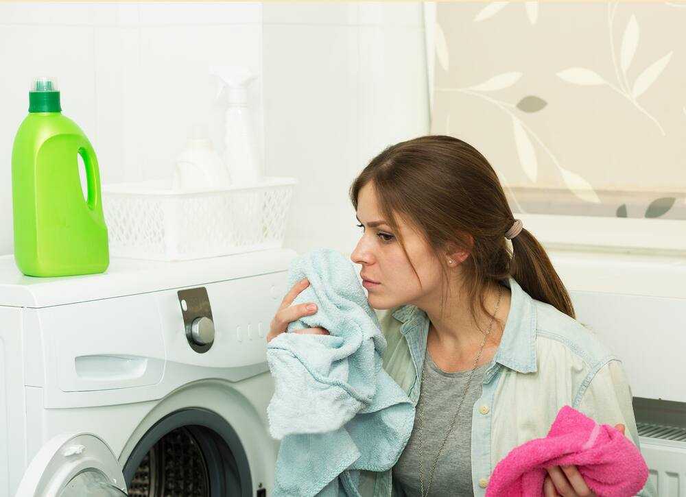 Quần áo giặt xong vẫn có mùi hôi khó chịu - Phải làm sao?